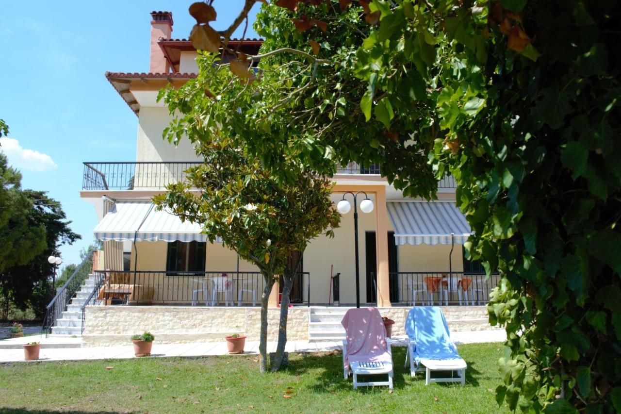 Olivemare Holidays Nea Iraklia Exterior foto